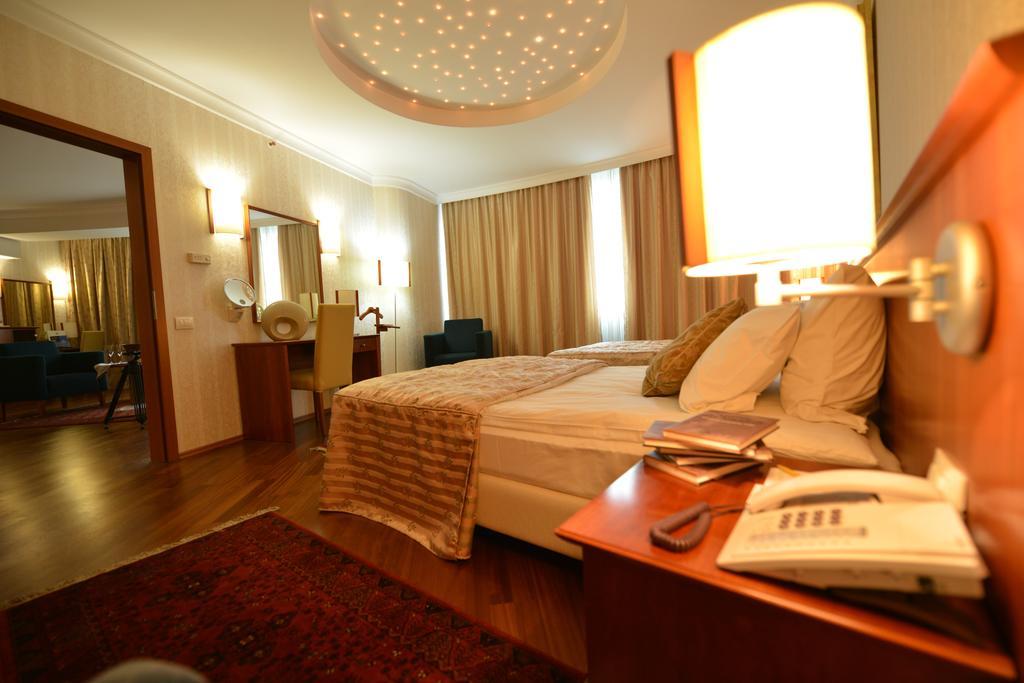 סקופיה Hotel Karpos מראה חיצוני תמונה