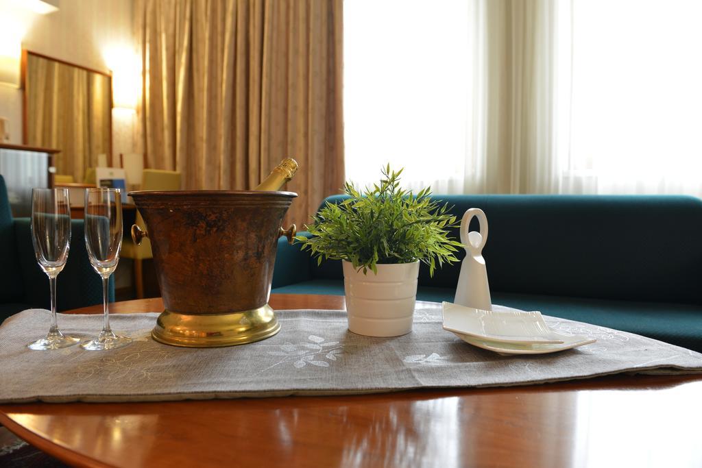 סקופיה Hotel Karpos מראה חיצוני תמונה