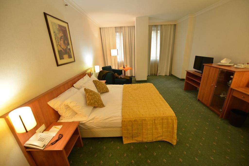 סקופיה Hotel Karpos חדר תמונה