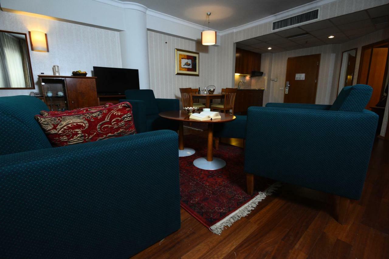 סקופיה Hotel Karpos מראה חיצוני תמונה